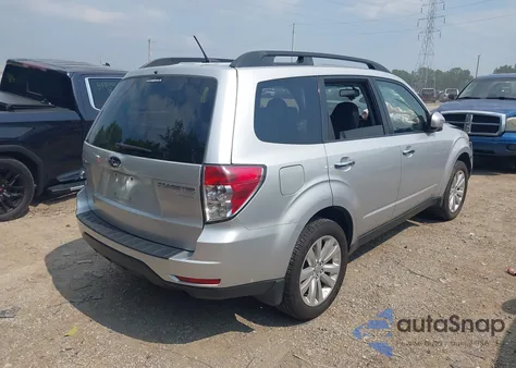 2011 Subaru Forester 2.5X Premium из США, поврежденный, VIN JF2SHADC2BH746922